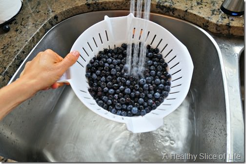 how to properly freeze blueberries- rinse thoroughly