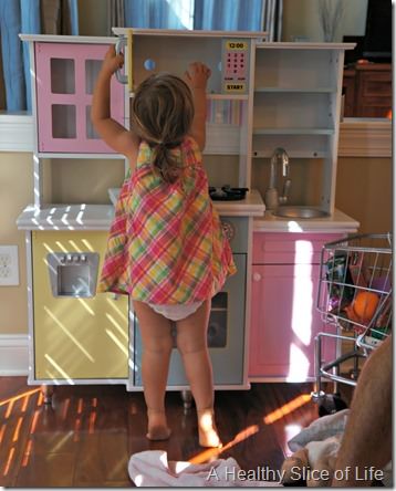 h turns 2- play kitchen